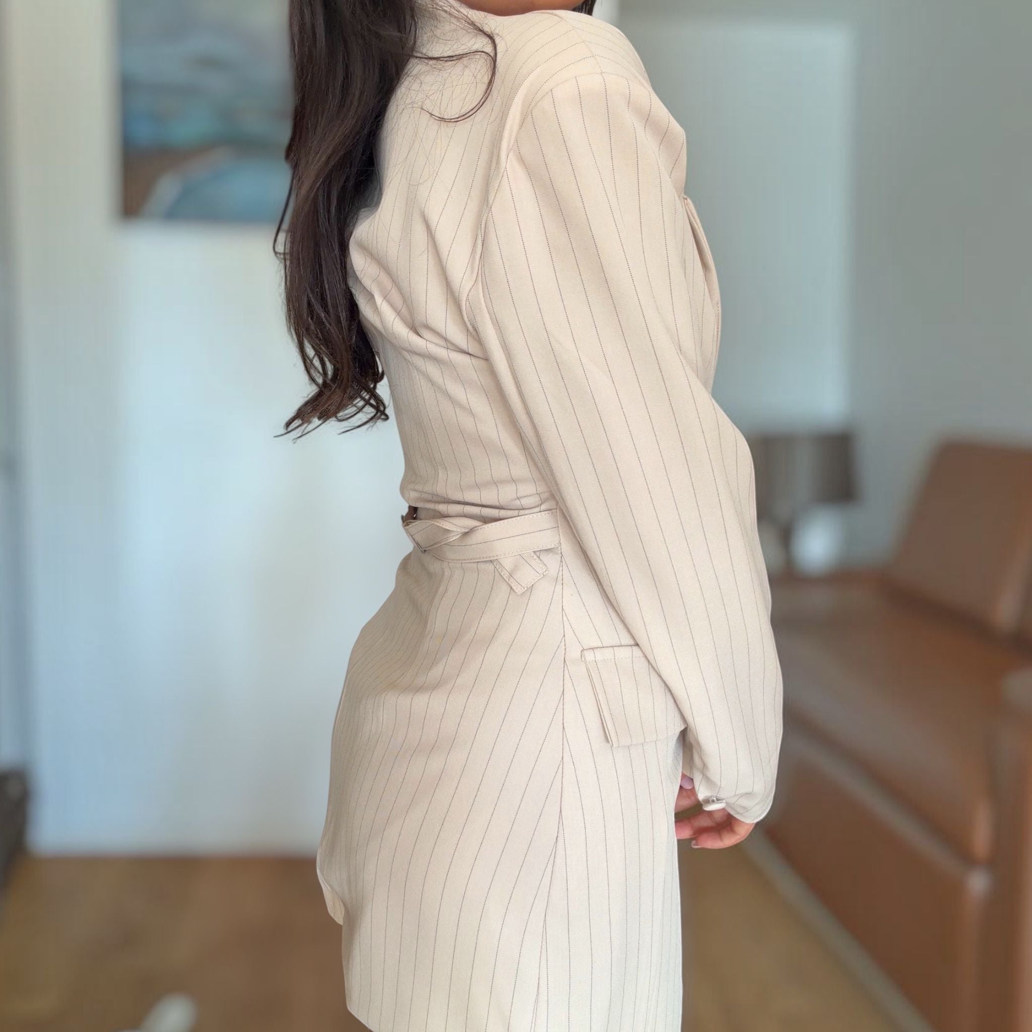 [NenaShop] PAM Vestito e Blazer Gessato Doppio Petto Scollo a V Manica Lunga Con Cinturino Sul Retro