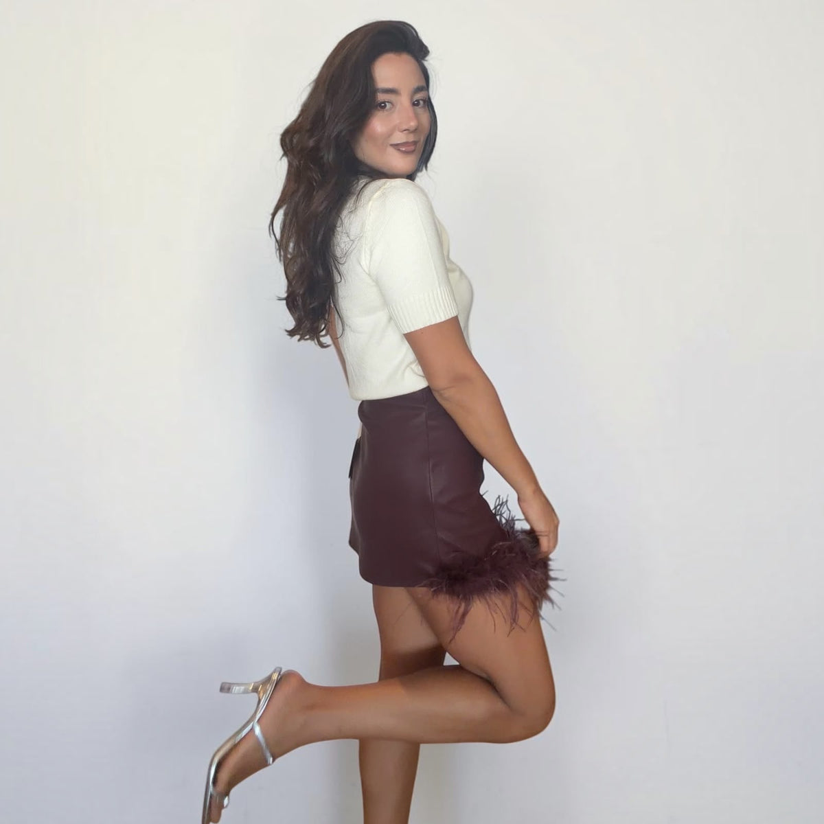 [NenaShop] PLUME - Minigonna in Ecopelle con piume e con sottogonna a pantaloncino