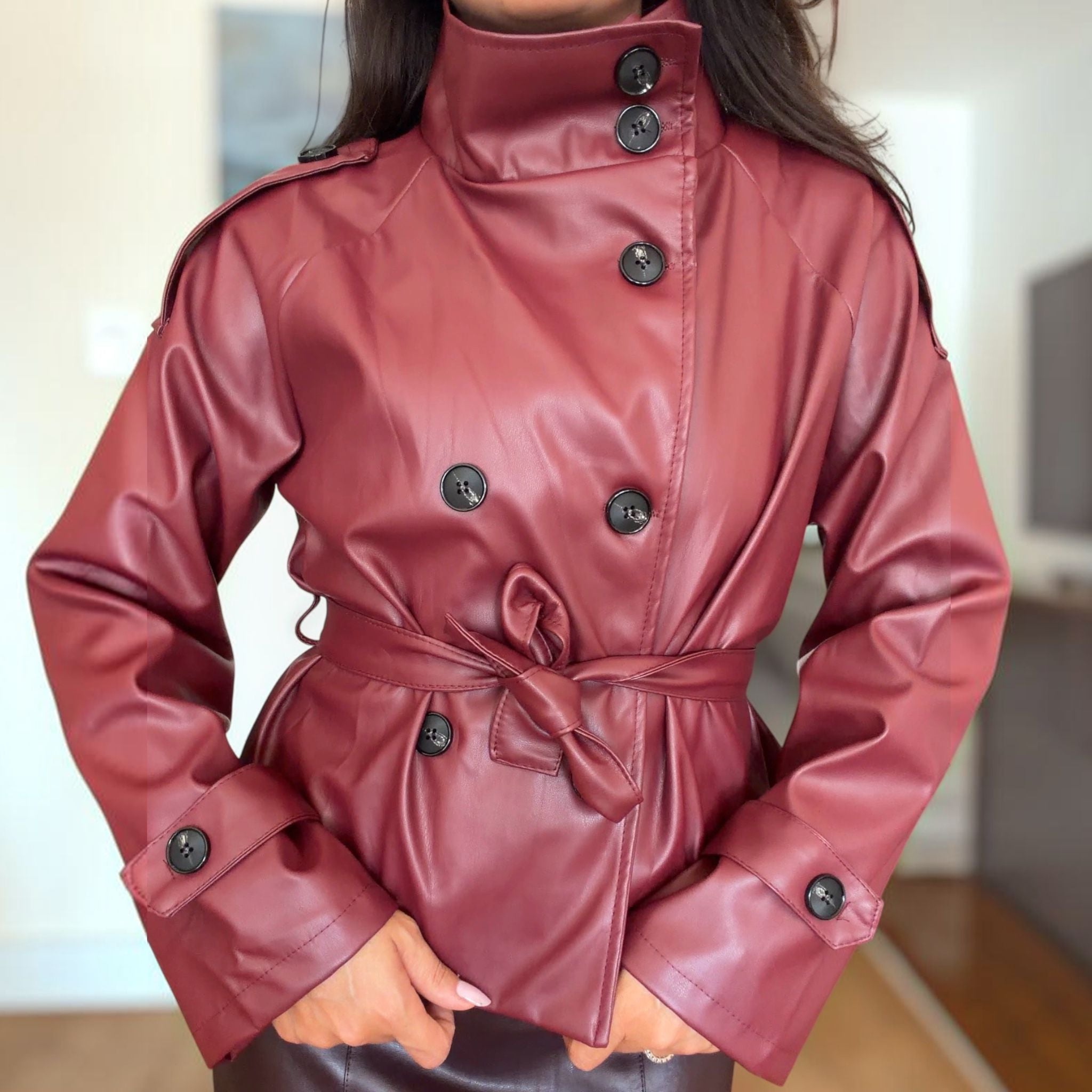 [NenaShop] POLLY Giacca Trench in Ecopelle a Collo Alto con Cintura in Vita