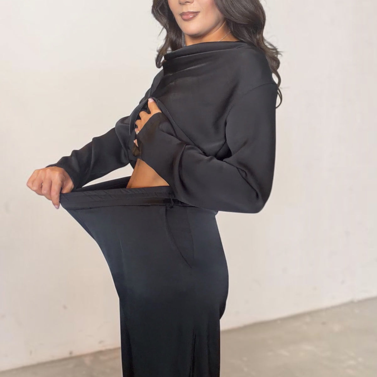 [NenaShop] SANDRA Set - Completo Due Pezzi in Satin Camicetta e Pantalone con elastico in vita