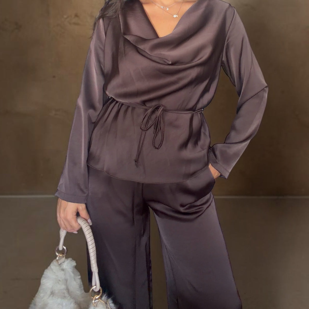 [NenaShop] SANDRA Set - Completo Due Pezzi in Satin Camicetta e Pantalone con elastico in vita